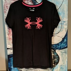 Woman's Under Armour Shirt Size LG